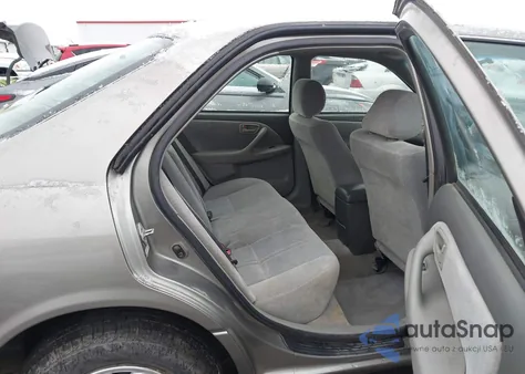 1998 Toyota Camry Le from USA, damaged, VIN JT2BG22K0W0193850